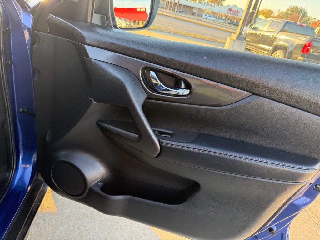 2019 Nissan Rogue Image 25