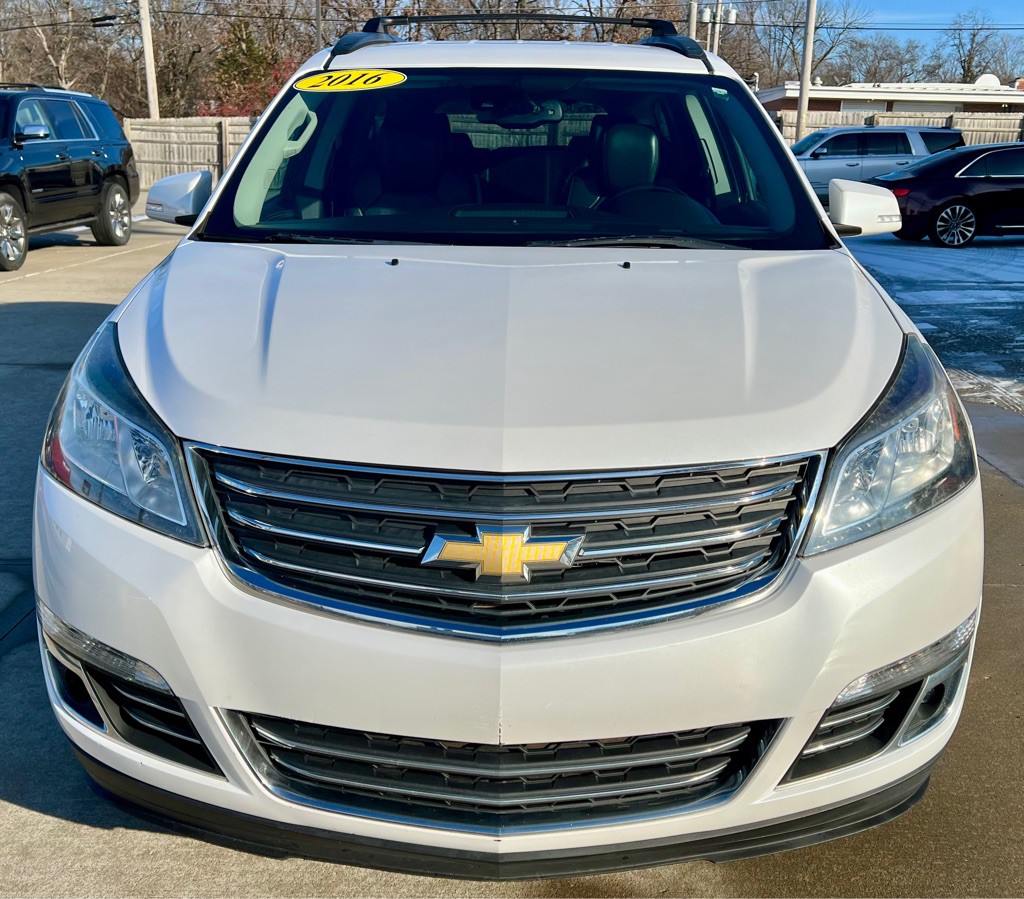 2016 Chevrolet Traverse Image 2