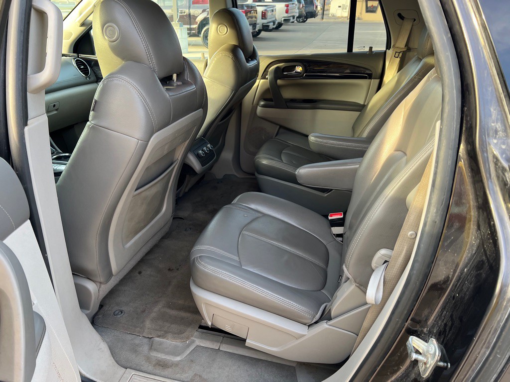 2016 Buick Enclave Image 16