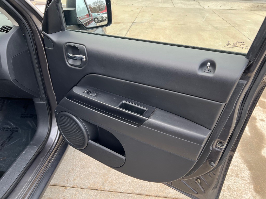 2017 Jeep Patriot Image 9