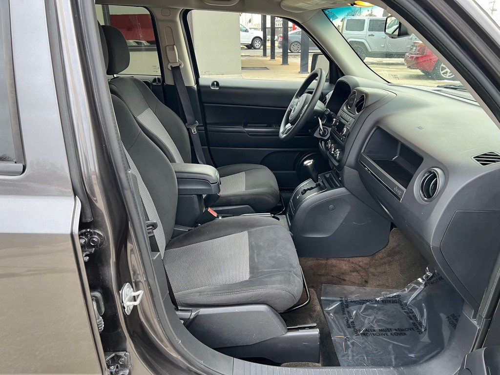 2017 Jeep Patriot Image 10