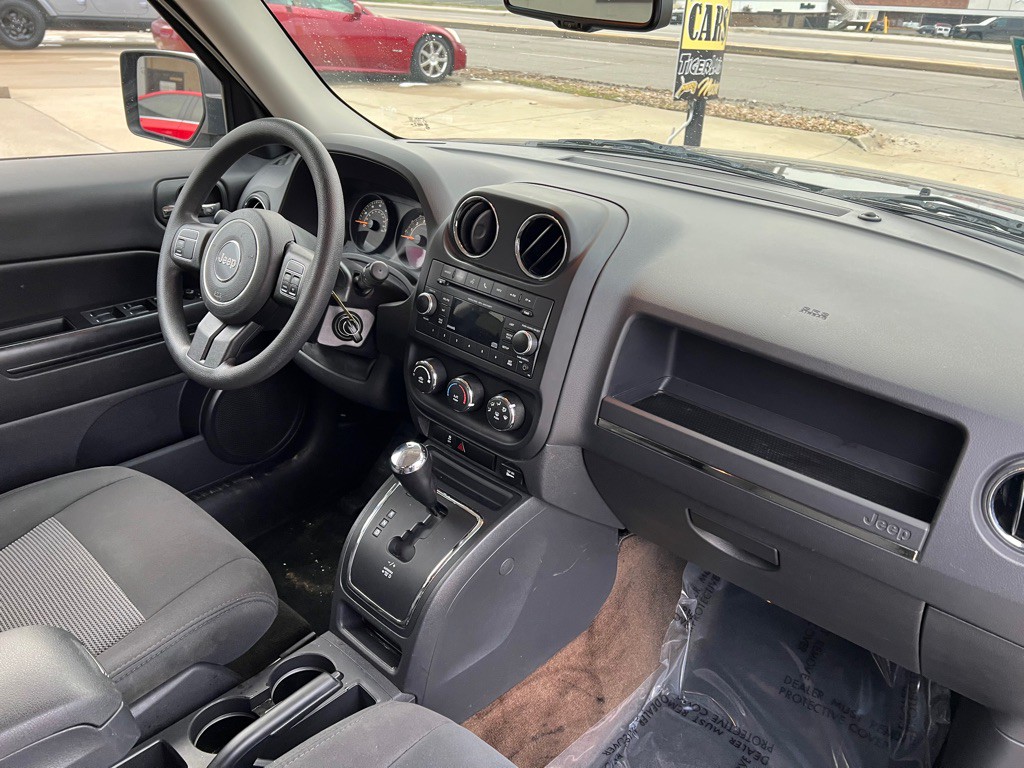 2017 Jeep Patriot Image 11