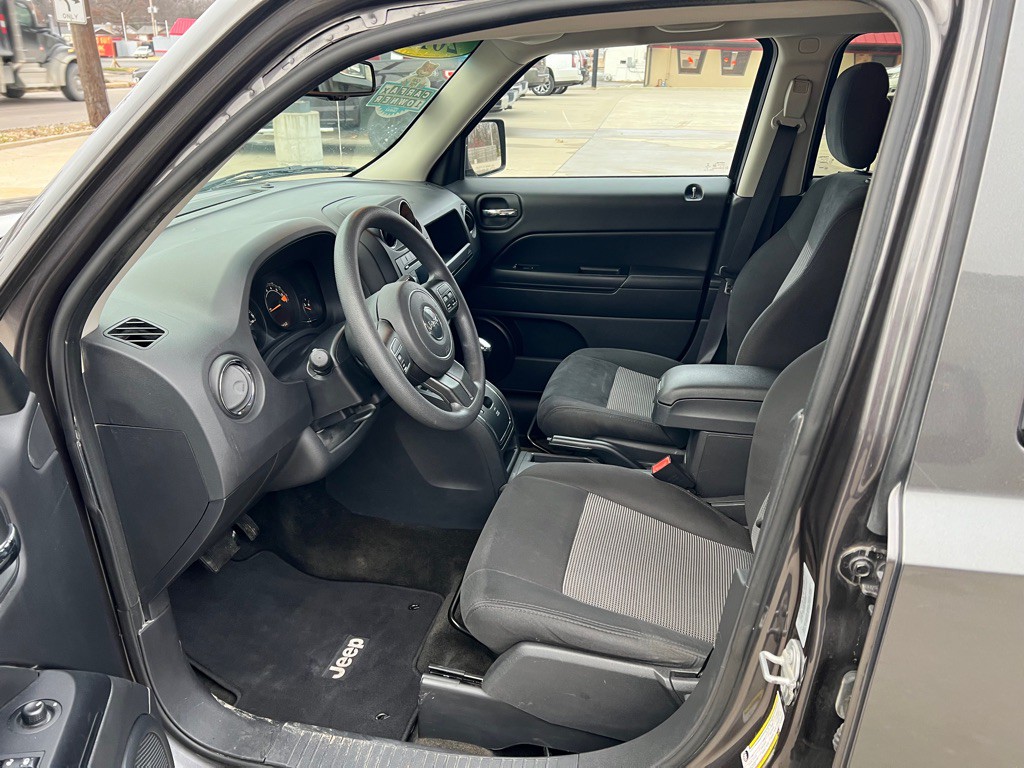 2017 Jeep Patriot Image 16