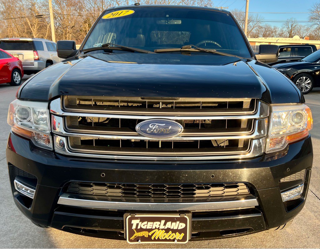 2017 Ford Expedition Image 2