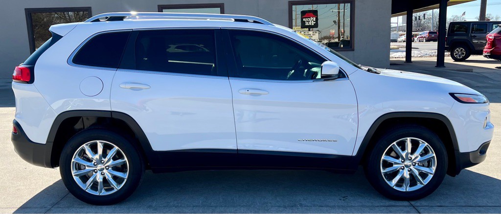 2015 Jeep Cherokee Image 8