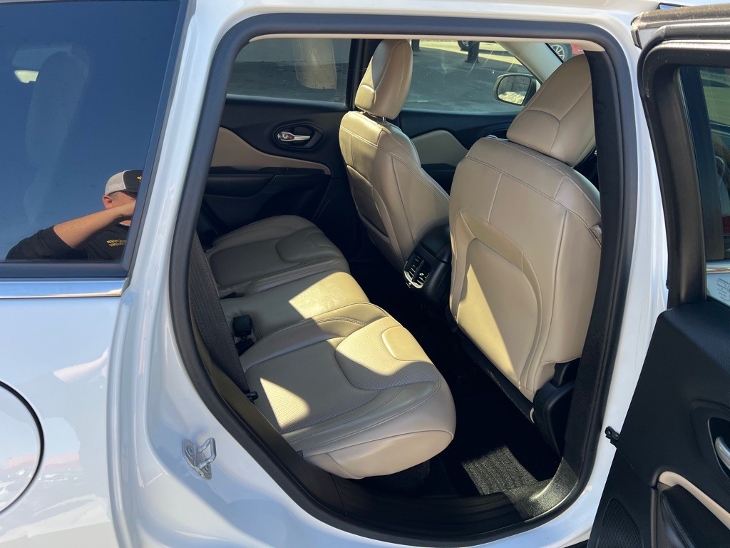 2015 Jeep Cherokee Image 14