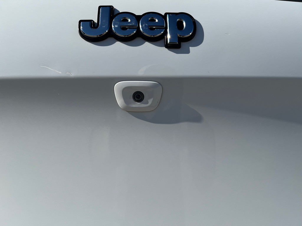 2015 Jeep Cherokee Image 16