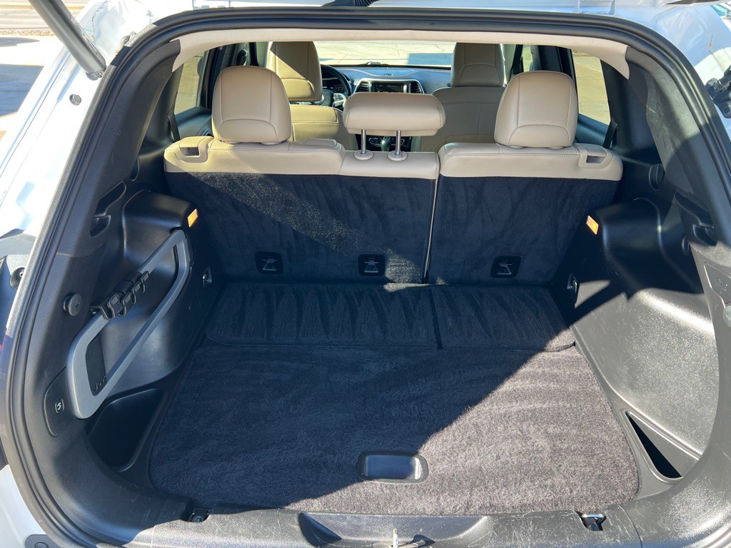 2015 Jeep Cherokee Image 17