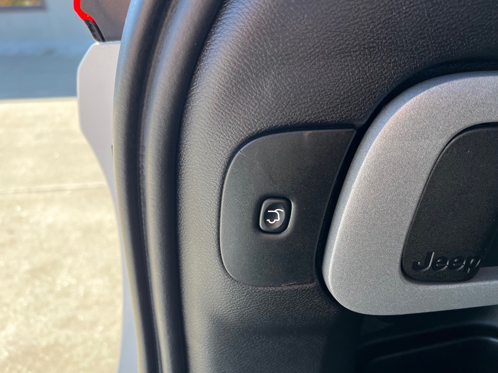 2015 Jeep Cherokee Image 18