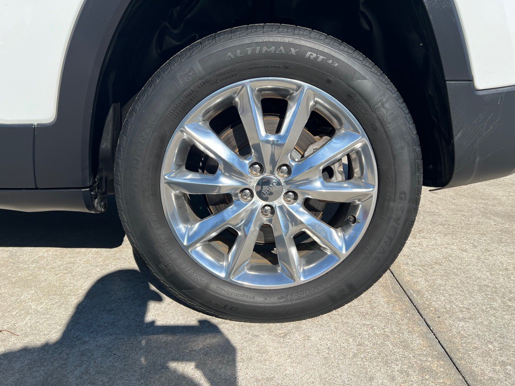 2015 Jeep Cherokee Image 19