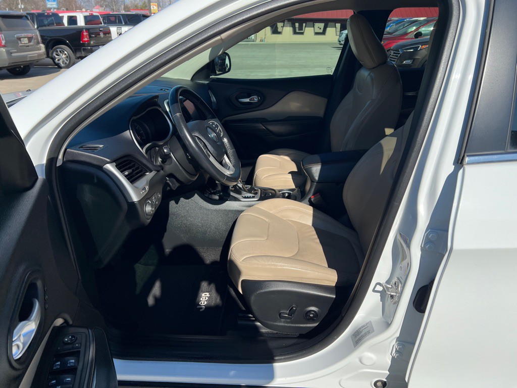 2015 Jeep Cherokee Image 21