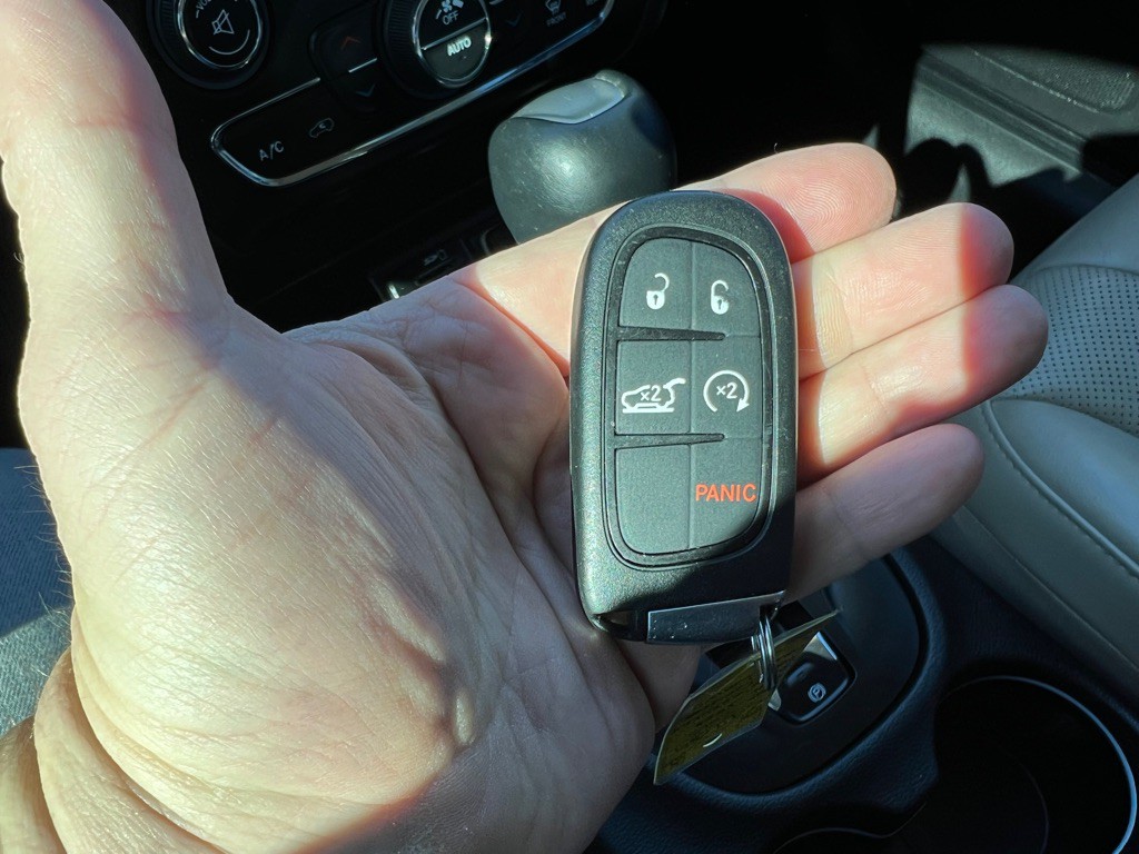 2015 Jeep Cherokee Image 29