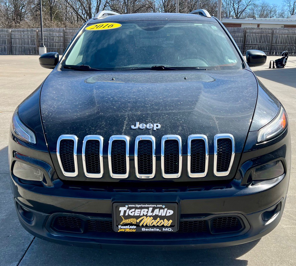 2016 Jeep Cherokee Image 2