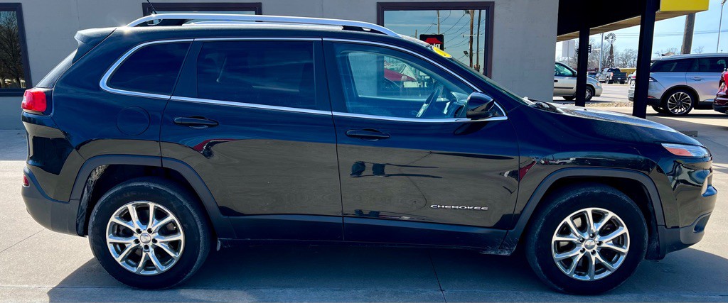 2016 Jeep Cherokee Image 8