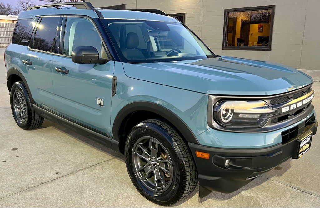 2021 Ford Bronco Image 1