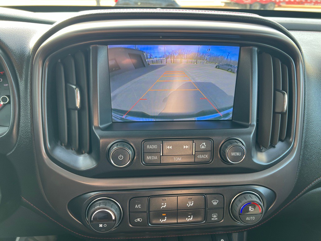 2015 GMC Canyon Image 32