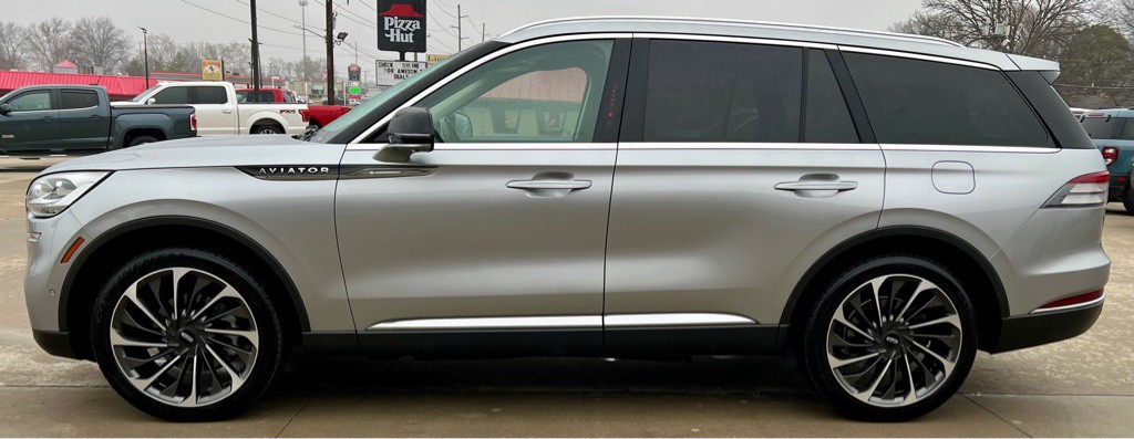 2021 Lincoln Aviator Image 4