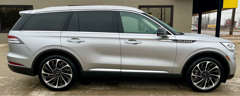 2021 Lincoln Aviator Image 8