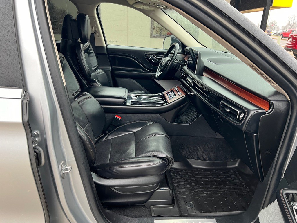 2021 Lincoln Aviator Image 12
