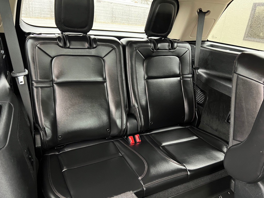 2021 Lincoln Aviator Image 17