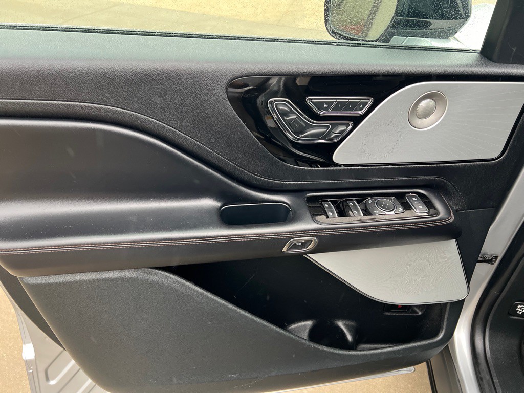 2021 Lincoln Aviator Image 23