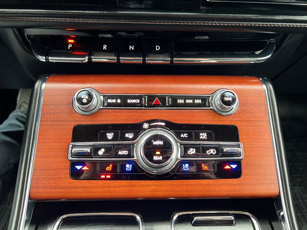 2021 Lincoln Aviator Image 25