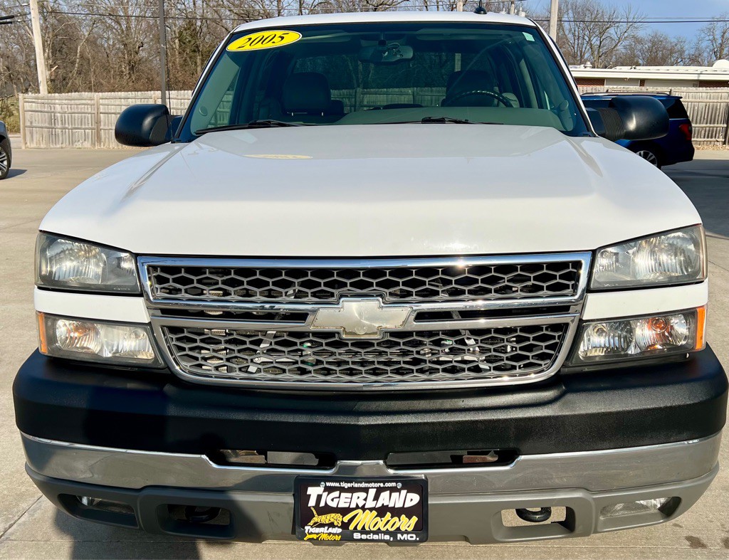 2005 Chevrolet Silverado 1500 Image 2
