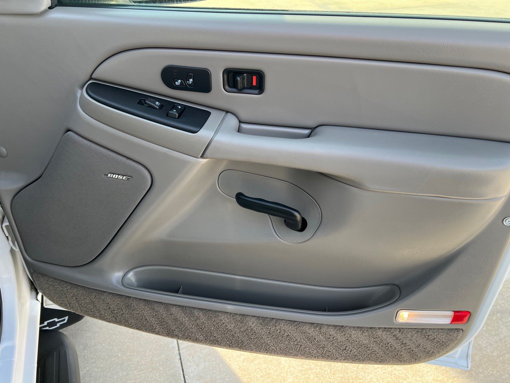 2005 Chevrolet Silverado 1500 Image 12