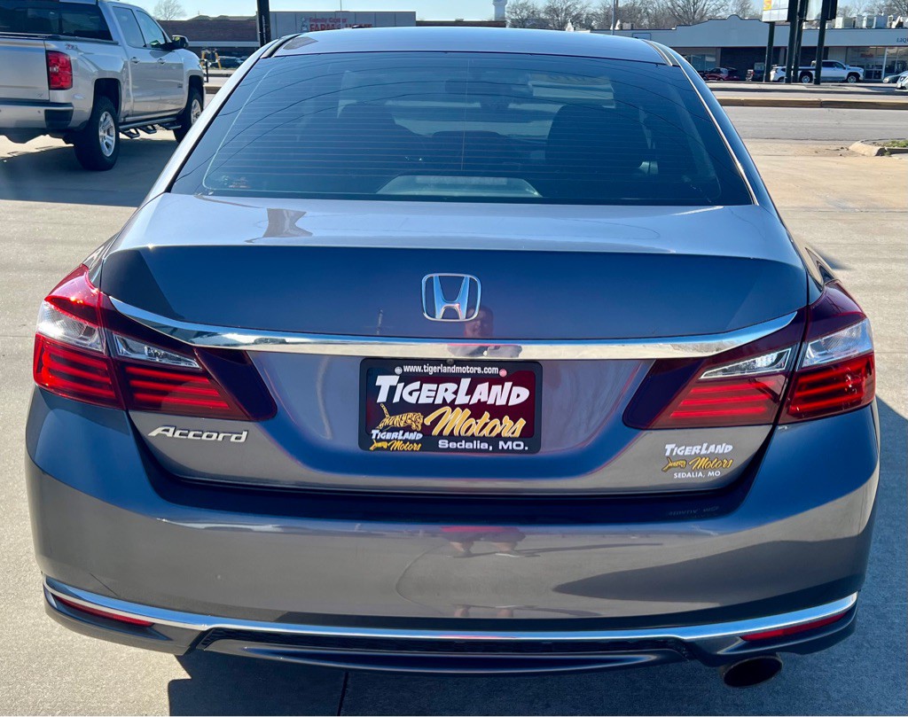 2016 Honda Accord Image 6