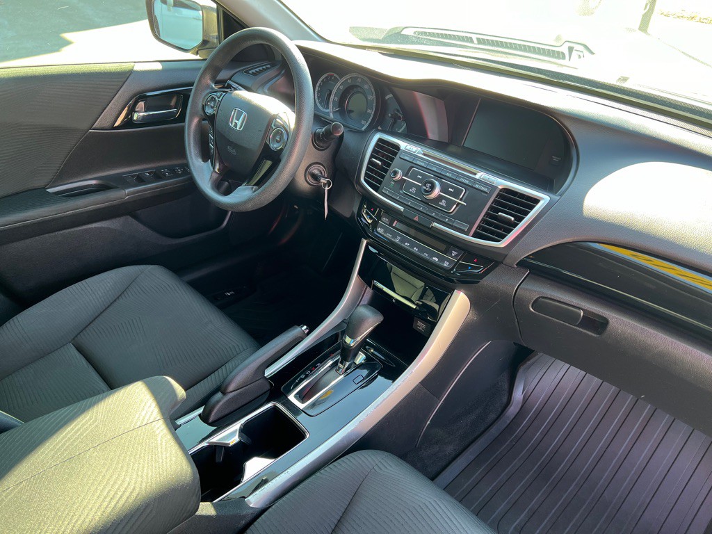 2016 Honda Accord Image 11