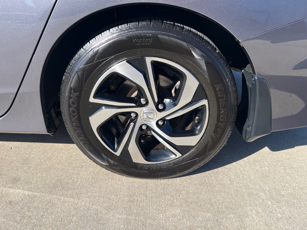 2016 Honda Accord Image 15