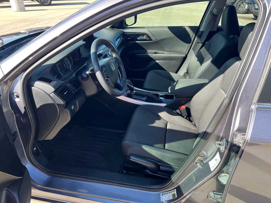 2016 Honda Accord Image 18