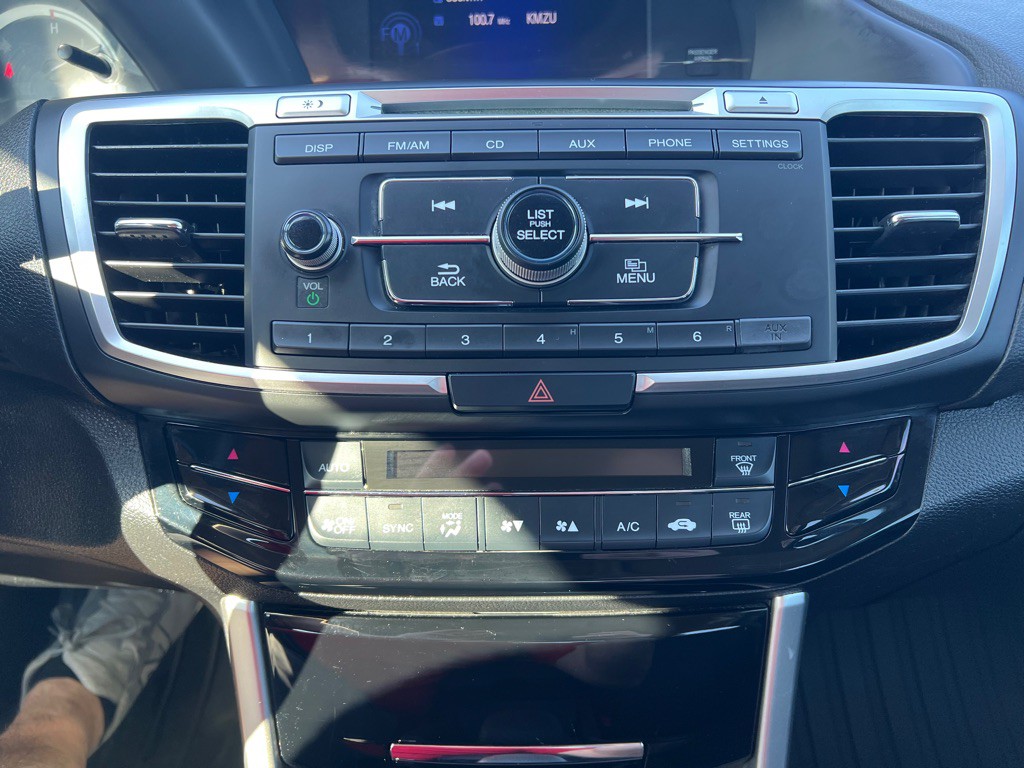 2016 Honda Accord Image 22