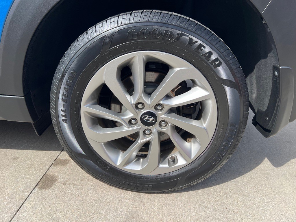 2016 Hyundai Tucson Image 16