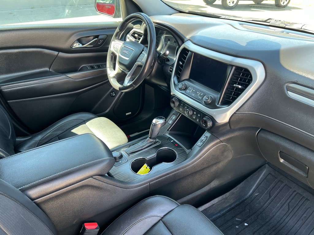 2018 GMC Acadia Image 14