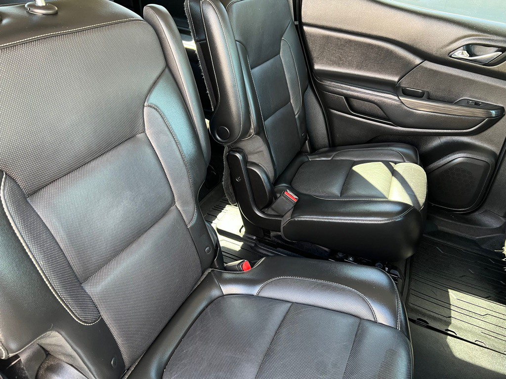 2018 GMC Acadia Image 18