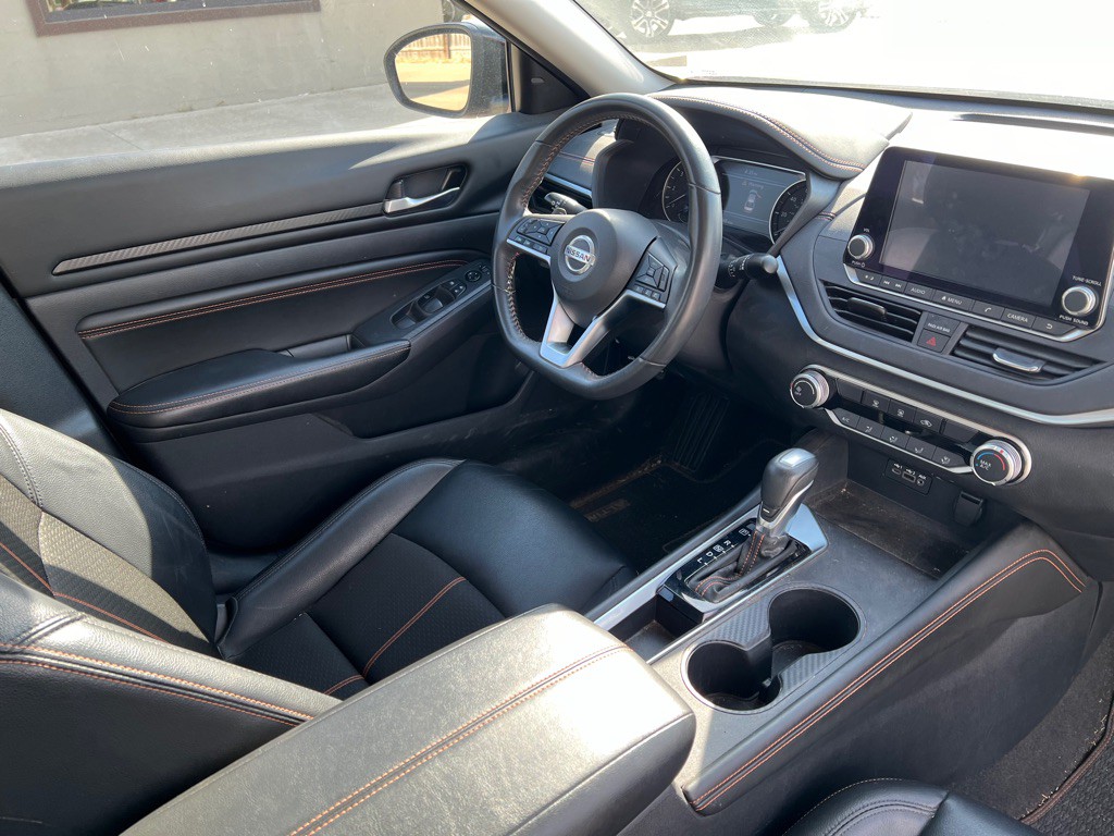2022 Nissan Altima Image 10