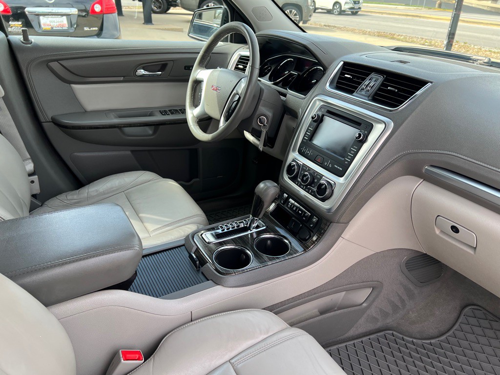2016 GMC Acadia Image 16