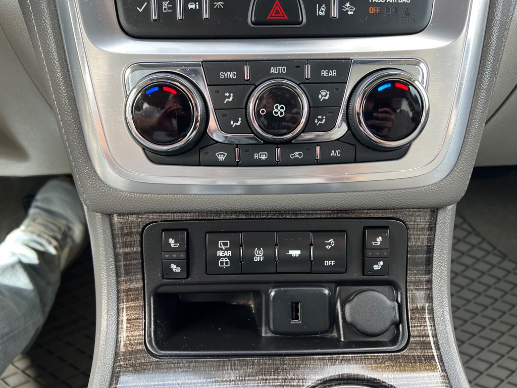 2016 GMC Acadia Image 32