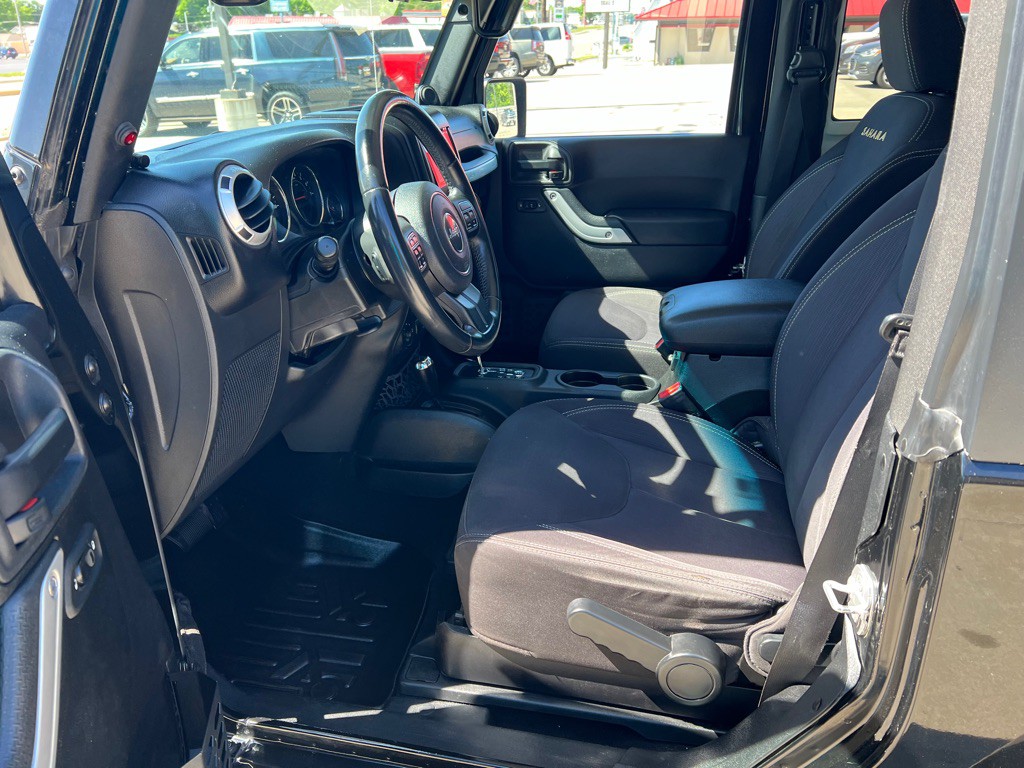 2014 Jeep Wrangler Image 18