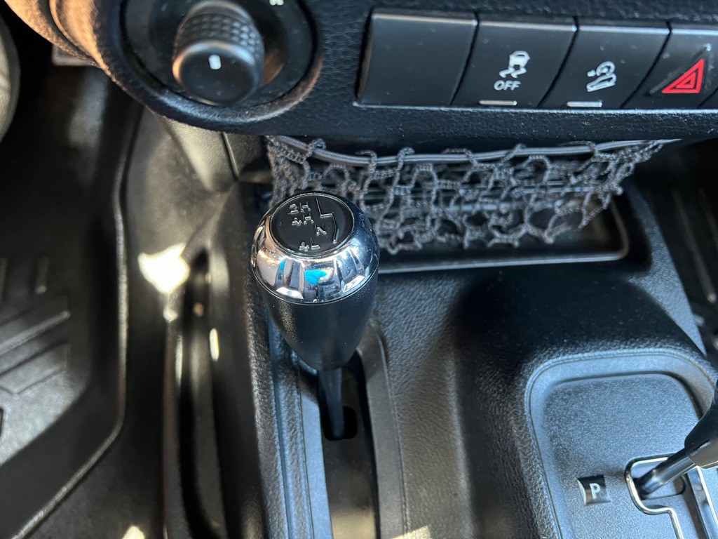 2014 Jeep Wrangler Image 21
