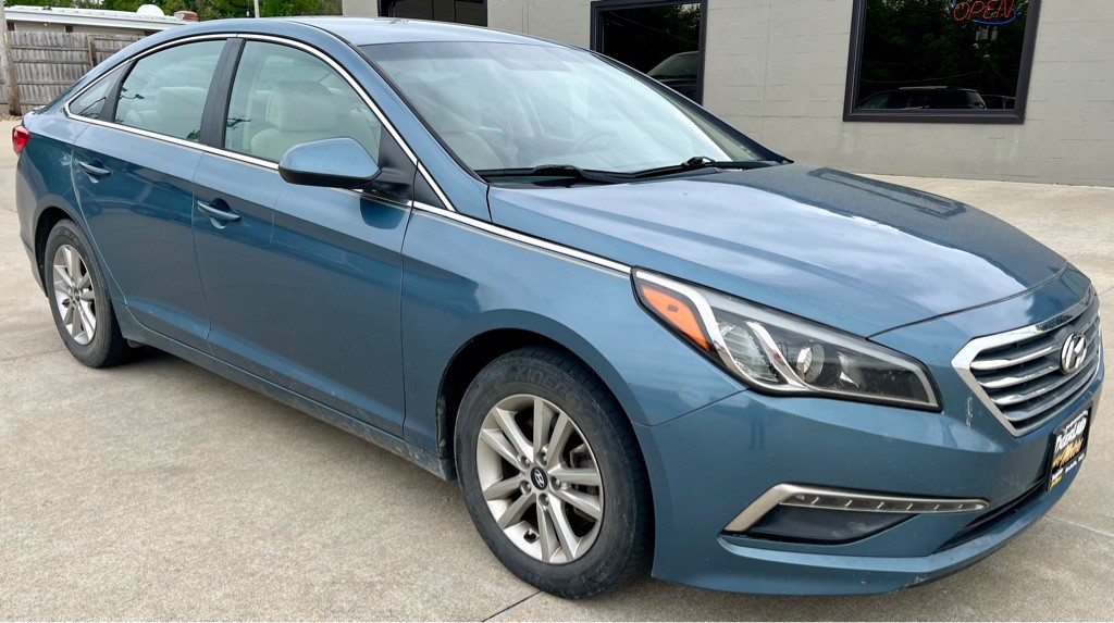 2015 Hyundai Sonata Image 1