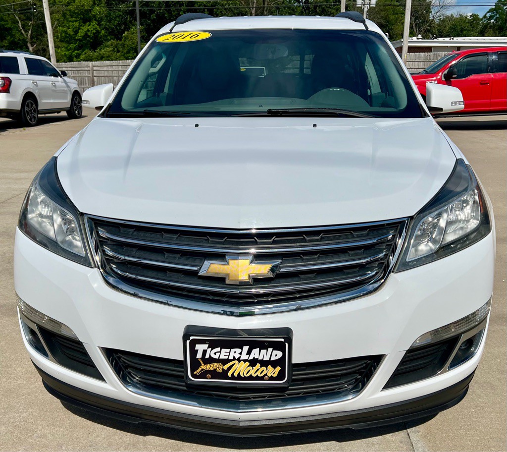 2016 Chevrolet Traverse Image 2