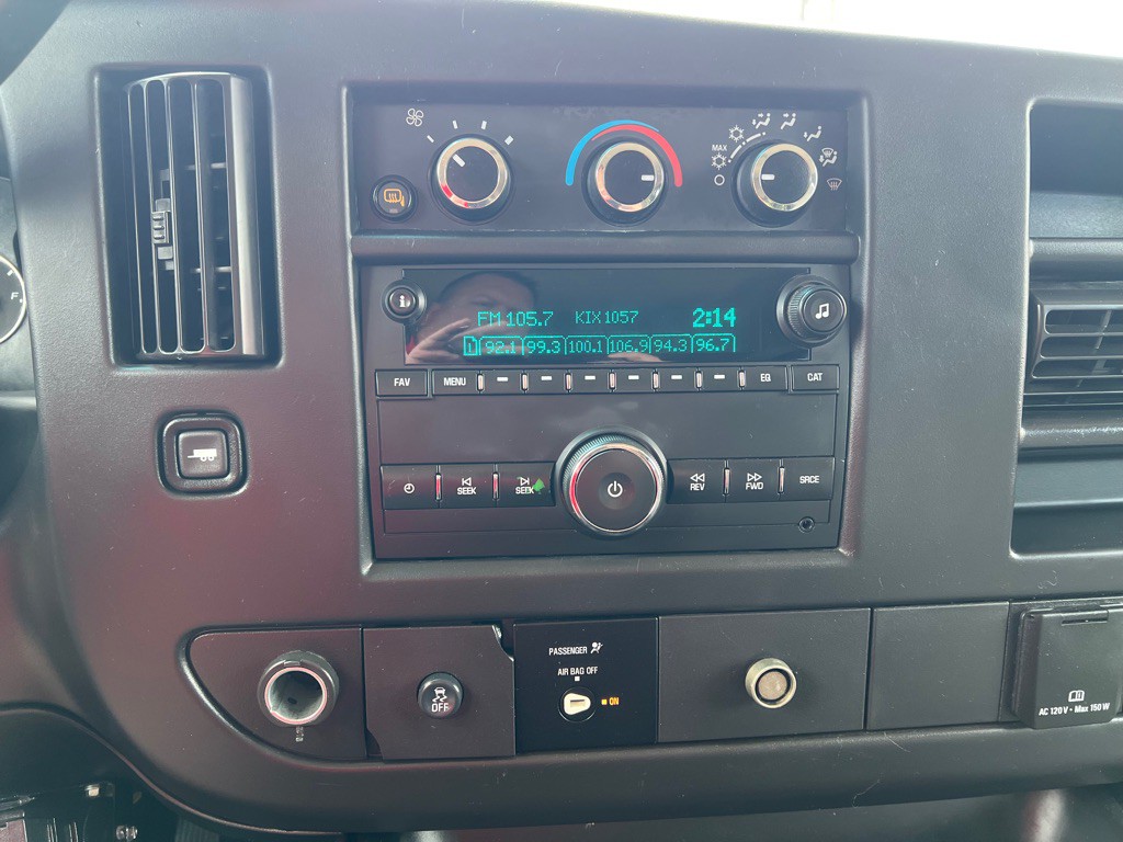 2016 Chevrolet Express Image 21