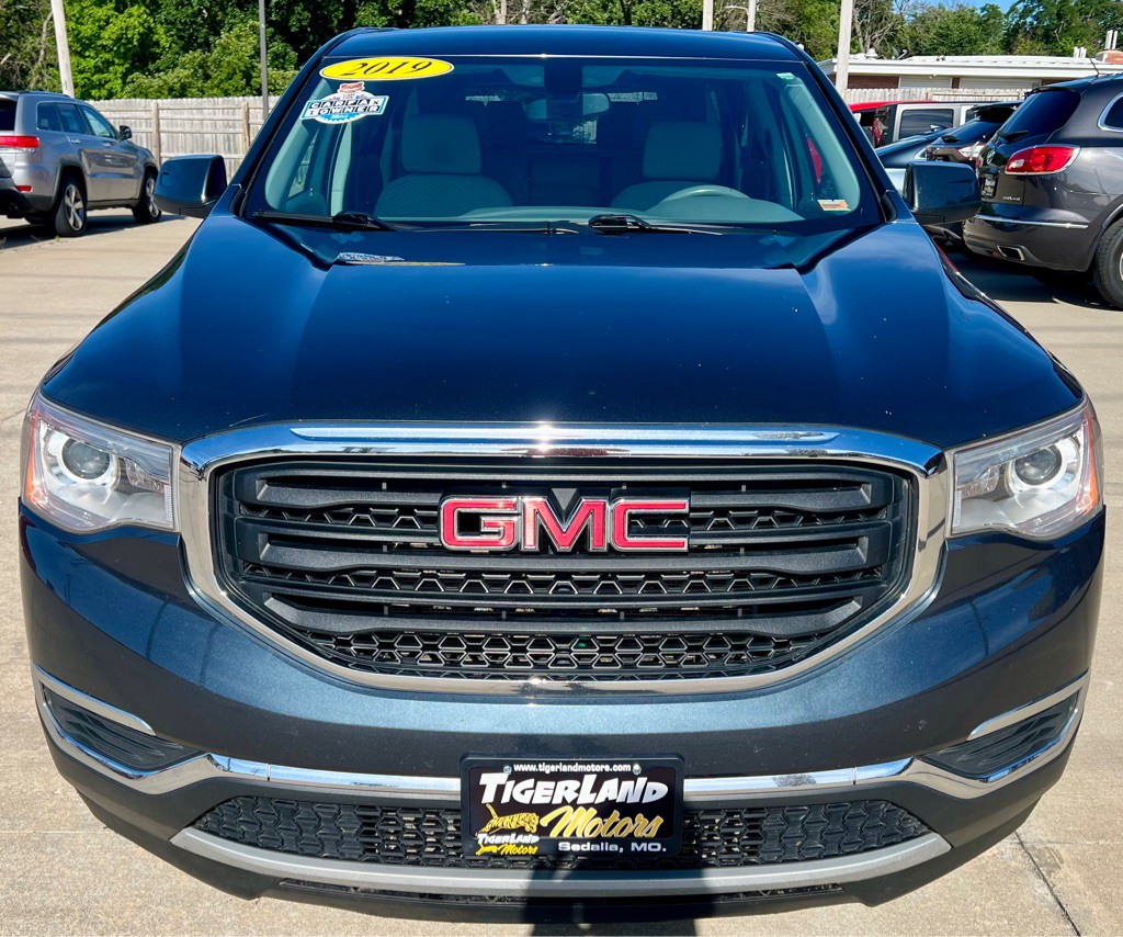 2019 GMC Acadia Image 2