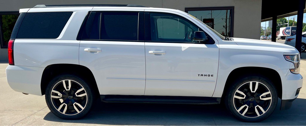 2019 Chevrolet Tahoe Image 2