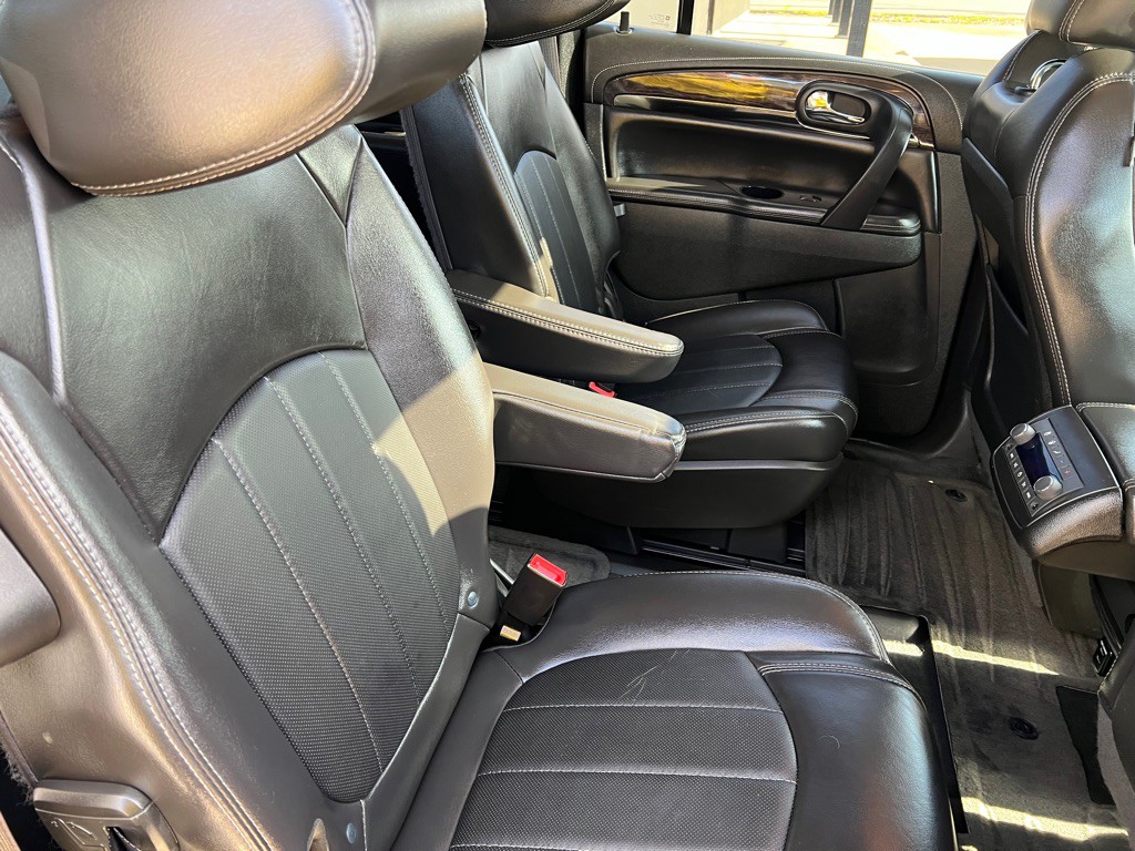 2015 Buick Enclave Image 18