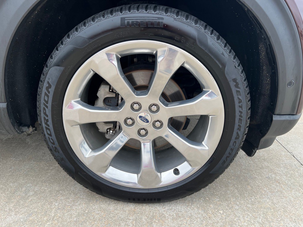 2020 Ford Explorer Image 9