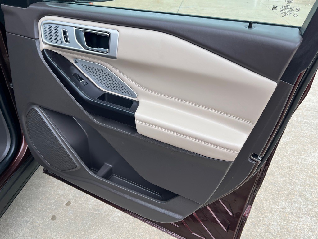 2020 Ford Explorer Image 12