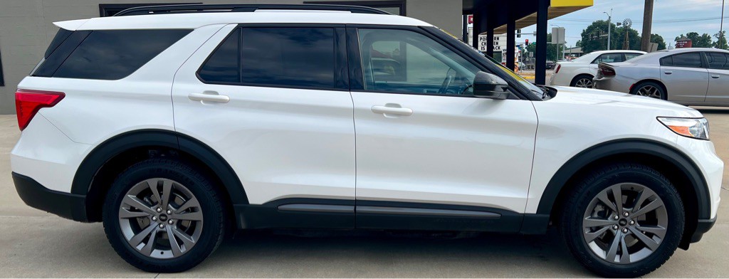 2022 Ford Explorer Image 8